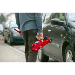 GATO RODANTE DE 2 TONELADAS